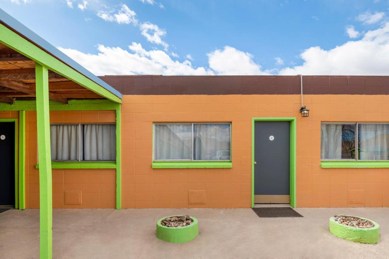 Oyo Hotel Hanksville, Ut Zewnętrze zdjęcie